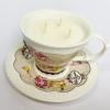 Lumanare parfumata turnata in ceasca de cafea din portelan cu motive florale