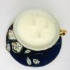 Lumanare parfumata turnata in ceasca de cafea din portelan cu motive florale